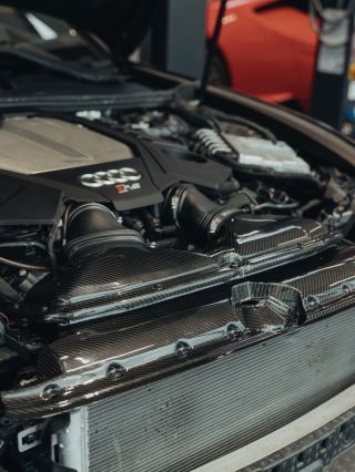 ➡️ Audi RS6 prošla precizním vylepšením zaměřeným na výkon i charakter. 🔧💨 Instalovali jsme výfukový systém Akrapovič,...