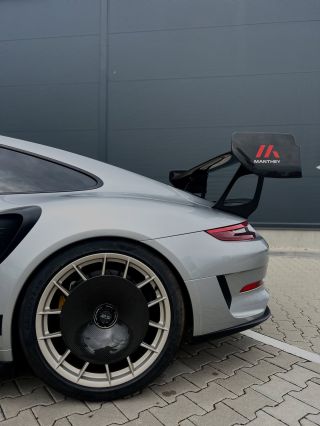 ➡️ MANTHEY KIT Porsche 991.2 GT3 RS 🧰 Obsah Manthey kitu: - Aero kit spodní části vozu - Pancéřové brzdové hadice -...