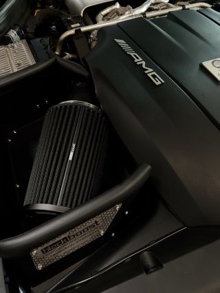 ➡️ BlackBoost Air Intake 🌪️ Detail, který má skutečný vliv na výkon i zvuk. ✔️ Lepší průtok vzduchu pro efektivnější chod...