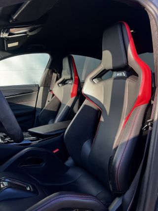 ➡️ BMW M5 CS - posun o level výš 🚀 🔧 Provedené úpravy: - Instalace sání Eventuri - Instalace podložek kol - Instalace...