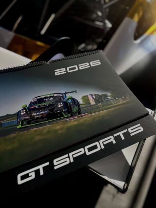 Lámete si hlavu s posledními vánočními dárky? Máme řešení! 🎄🙌🏻 Na našem e-shopu právě probíhá prodej našich závodních...